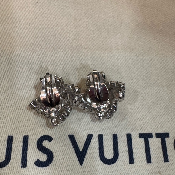 Vintage floral shaped Silver Crystal clip on Earrings - Picture 3 of 4